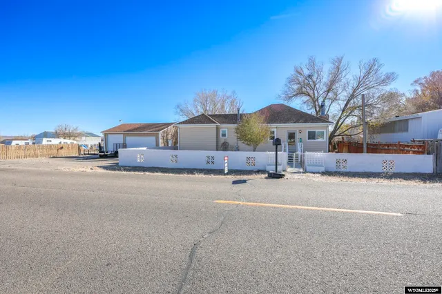 $399,000 | 269 Hoskins-McGuire Road, Rock Springs, WY 82901