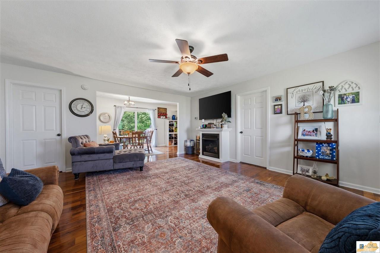 3864 Dripping Springs Road Glasgow, KY 42141 - Photo 5 of 27 Gallery Image 5
