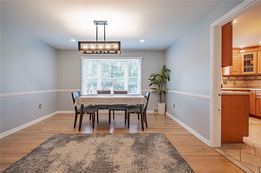 285 Bridle Path Road Bethlehem, PA 18017 - Photo 13 of 54 a dining room with furniture and window