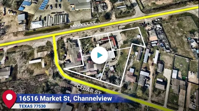 a sign that is on the wall of a building