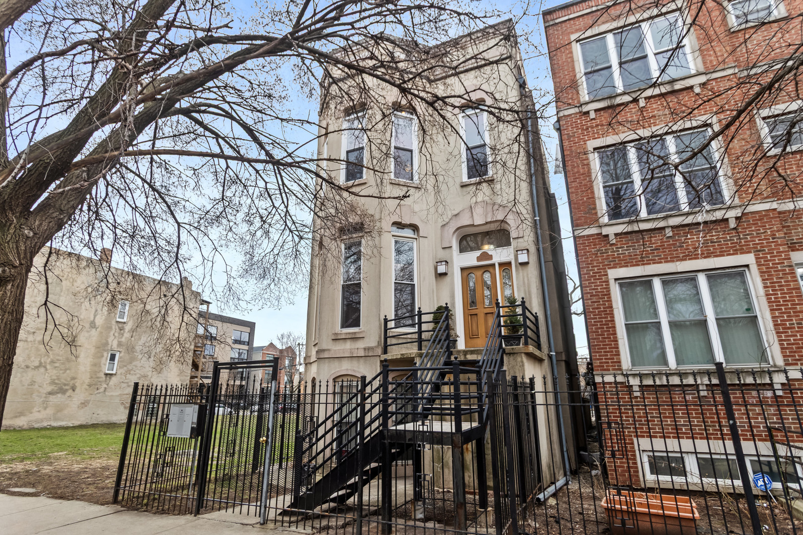 2247 West Monroe Street, Unit 3 Chicago, IL 60612 - Photo 29 of 31 front view of a building