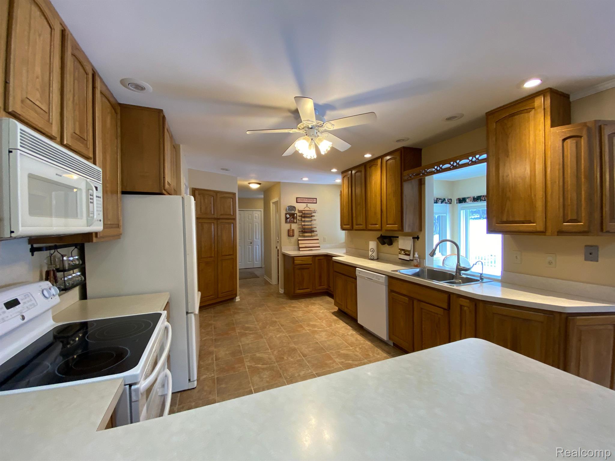 11255 Windy Ridge Drive Fenton, MI 48430 - Photo 13 of 42 Kitchen Into Back Entrance