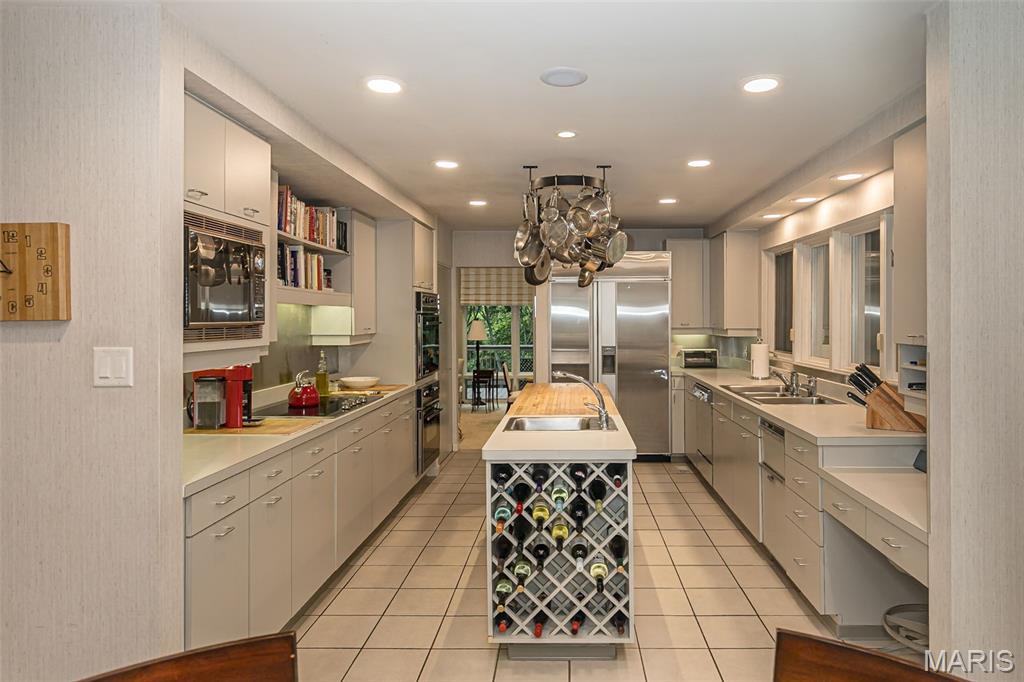 12420 Robyn Road Sunset Hills, MO 63127 - Photo 8 of 55 Gallery Image 8