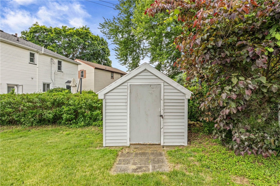 644 Tarrington Road Irondequoit, NY 14609 - Photo 32 of 41