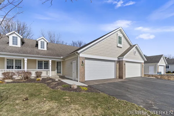 $375,000 | 8955 North Clearwater Drive, Zeeland, MI 49464