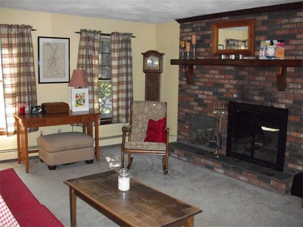 136 Debora Road North Attleboro, MA 02760 - Photo 6 of 13 Gallery Image 6