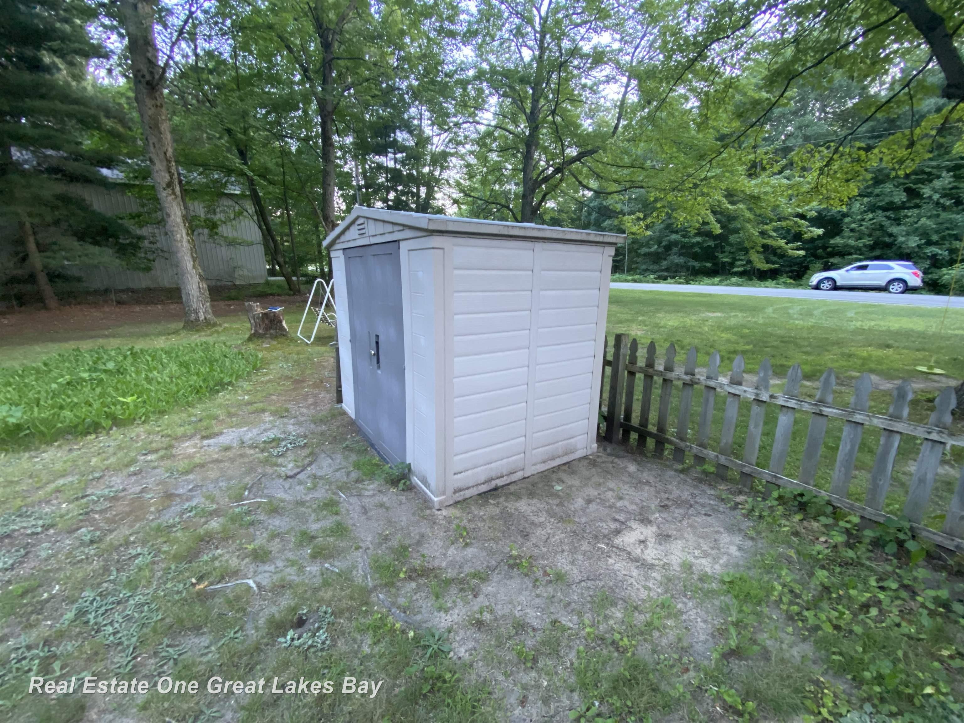 1885 Erskine Road Hemlock, MI 48626 - Photo 21 of 45