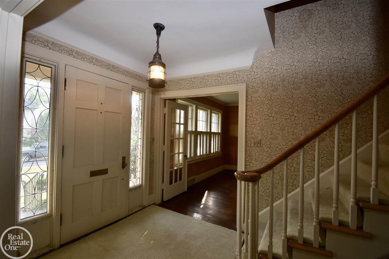 49 Hawthorne Road Grosse Pointe, MI 48236 - Photo 16 of 30 31388913-15.JPG