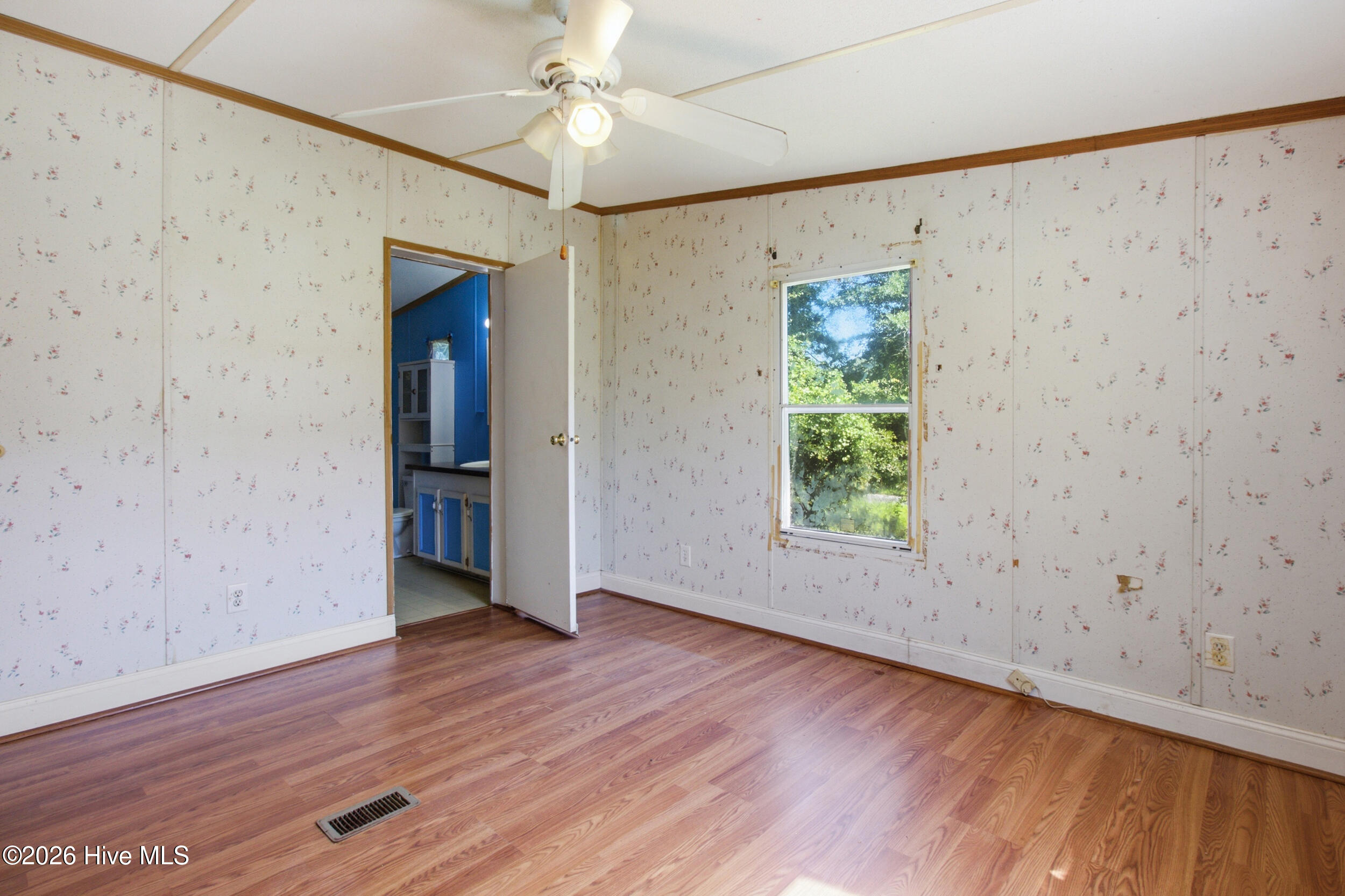 165 High School Road Vanceboro, NC 28586 - Photo 15 of 41 Owners Suite