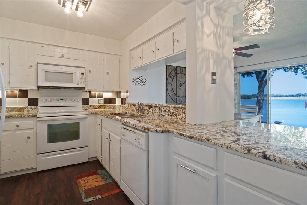 388 Driftwood Court, Unit 1A Azle, TX 76020 - Photo 10 of 29 Beautiful granite