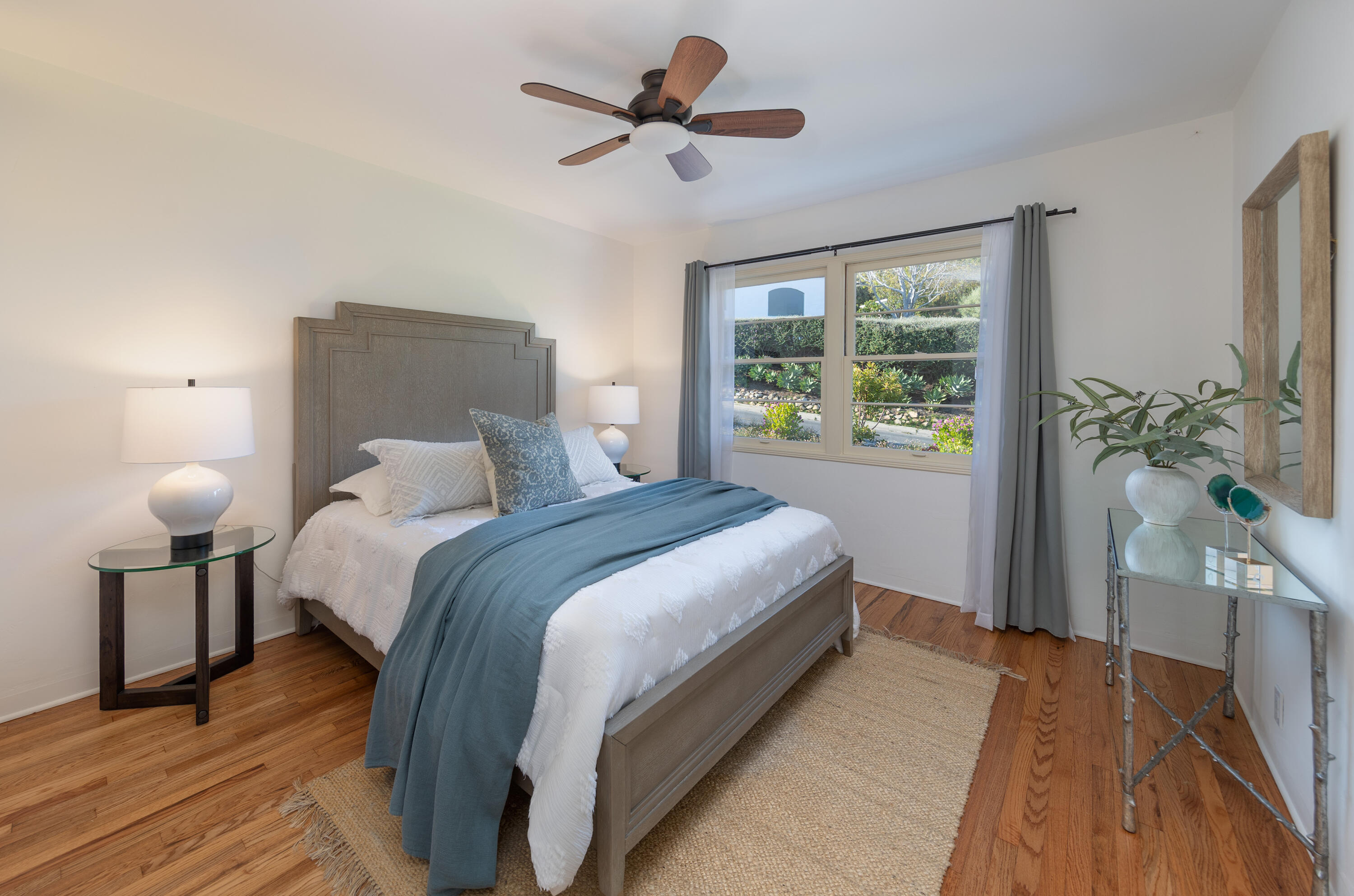 967 Garcia Road Santa Barbara, CA 93103 - Photo 12 of 20 3rd bedroom