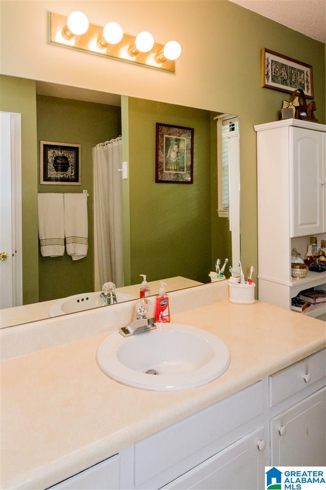 100 Spinnaker Lane Alabaster, AL 35007 - Photo 15 of 33