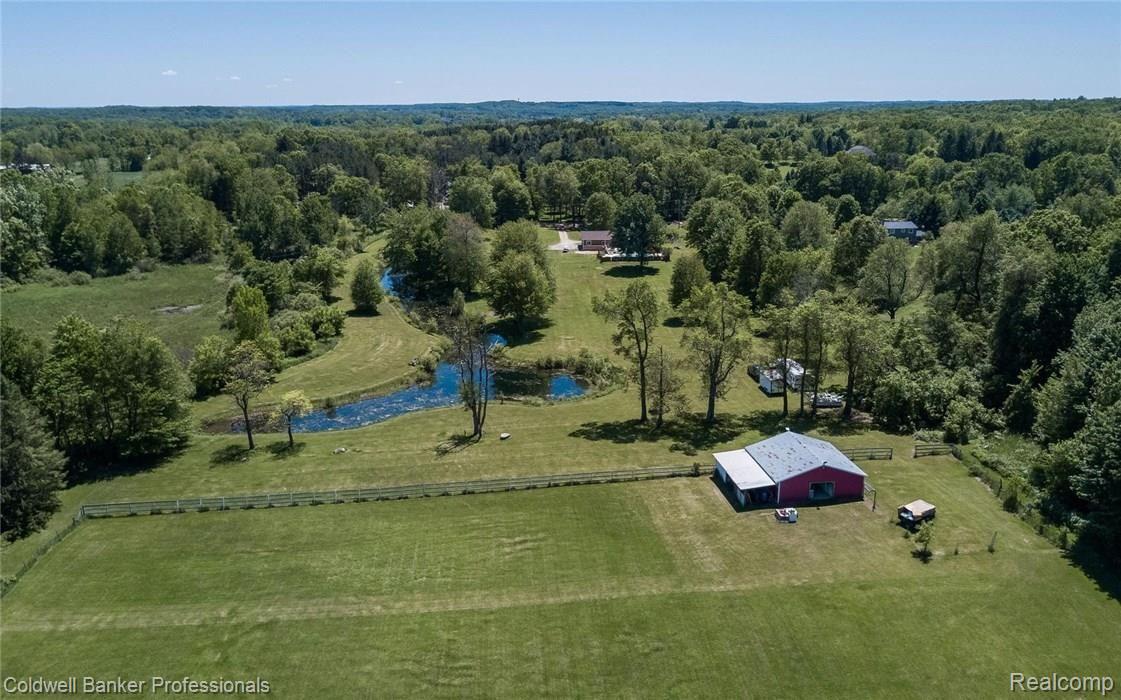 8600 Knox Road Clarkston, MI 48348 - Photo 12 of 42 19.jpg