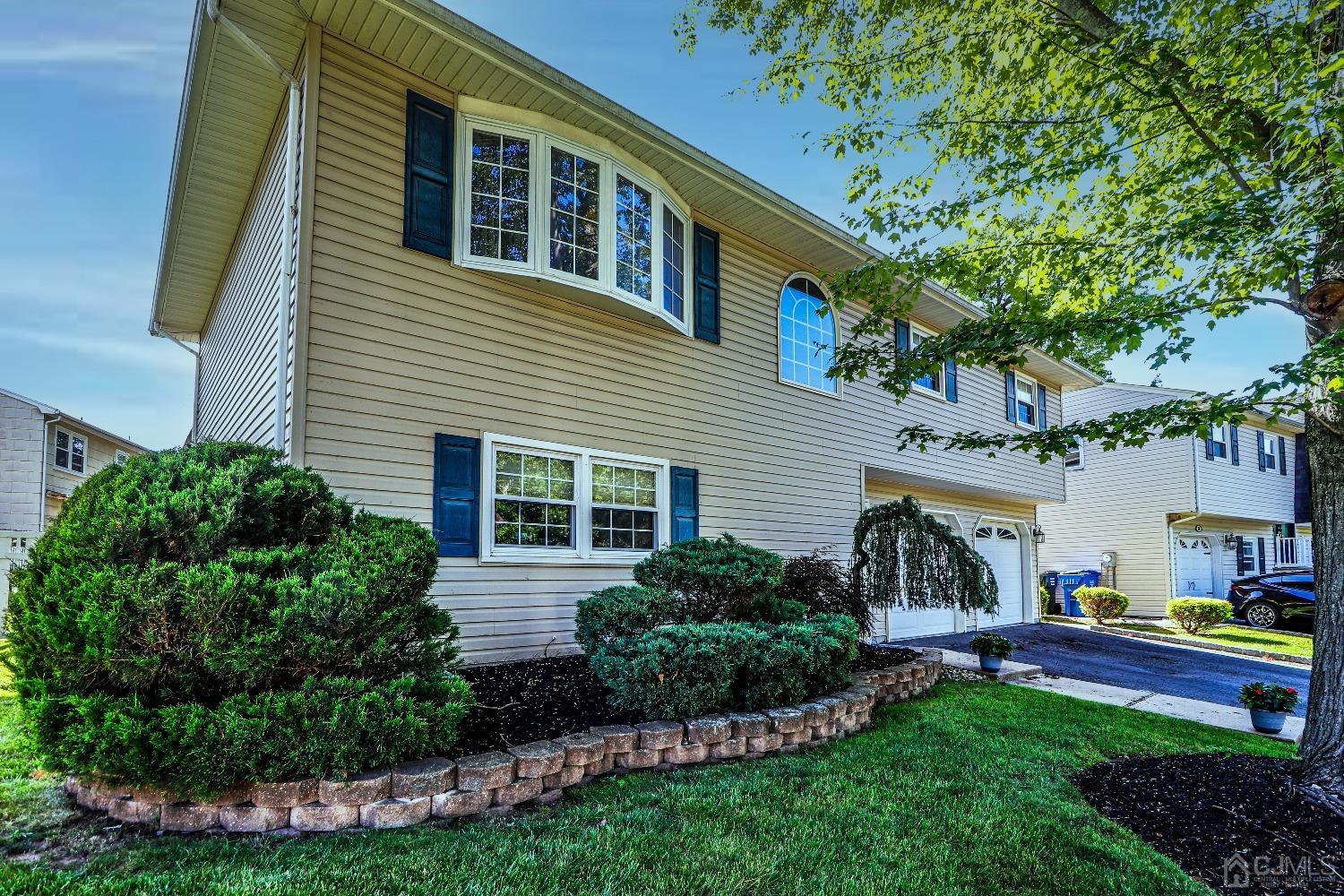 28 Eli Road Colonia, NJ 07067 - Photo 4 of 40 Gallery Image 4
