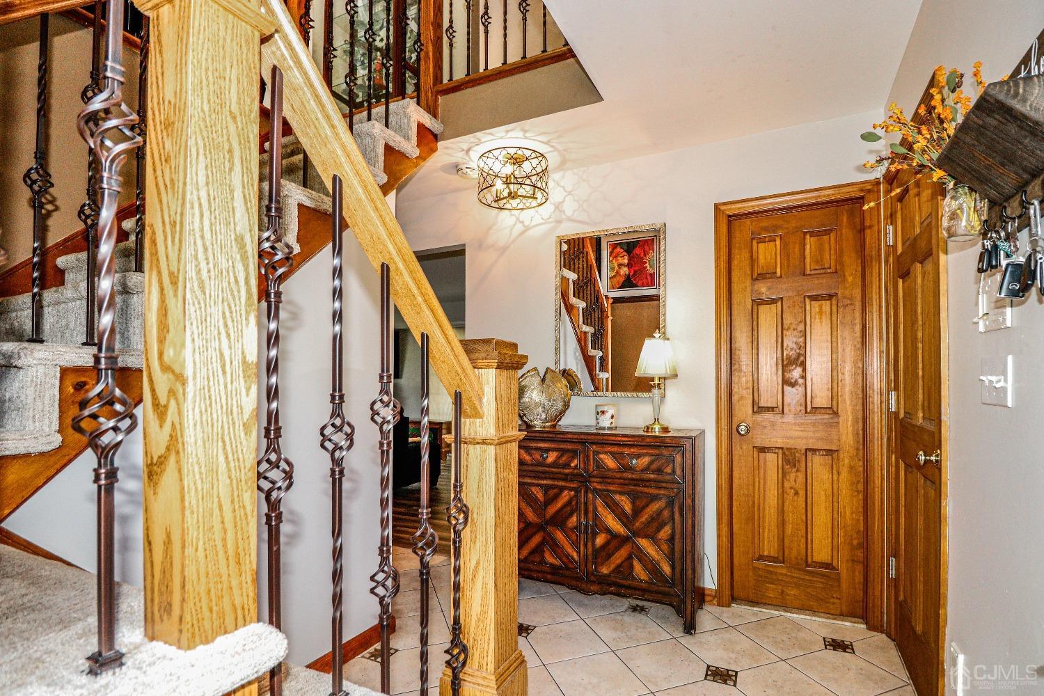 28 Eli Road Colonia, NJ 07067 - Photo 5 of 40 Gallery Image 5