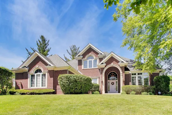 2232 Regency Woods Drive, Lisle, IL 60532