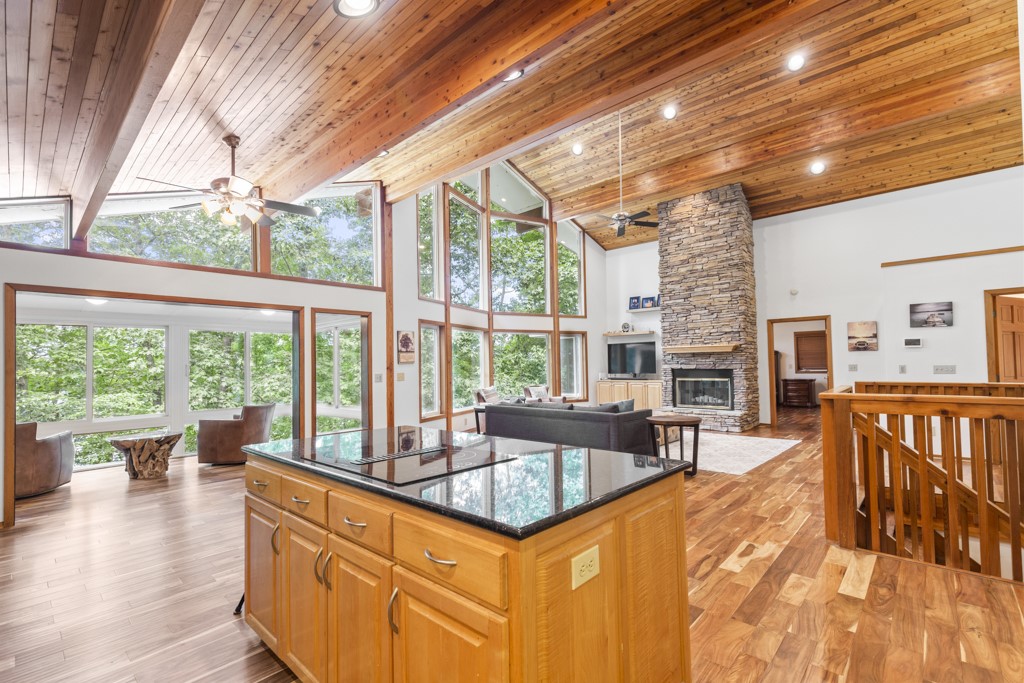 213 Riverlake Road Fair Play, SC 29643 - Photo 12 of 43 Gallery Image 12