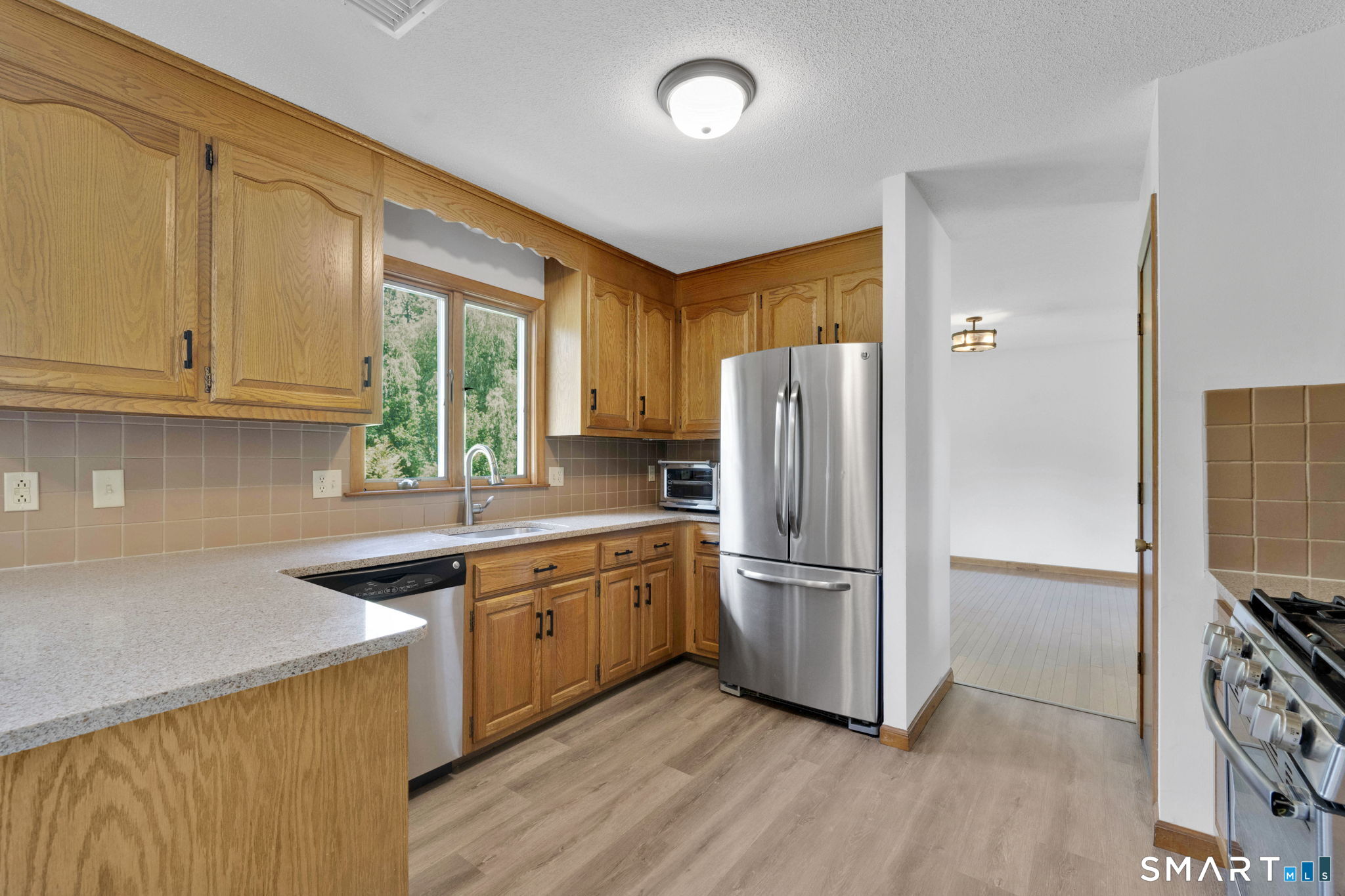 191 Natsisky Farm Road South Windsor, CT 06074 - Photo 13 of 37