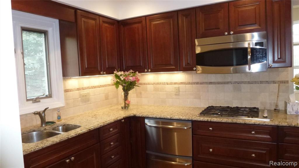 332 Texas Avenue Rochester, MI 48309 - Photo 22 of 28