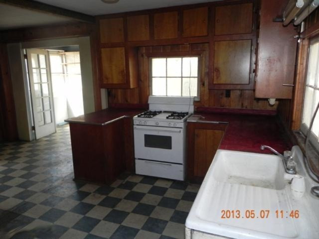2054 Whitehall Road Muskegon, MI 49445 - Photo 5 of 22 Additional Photo