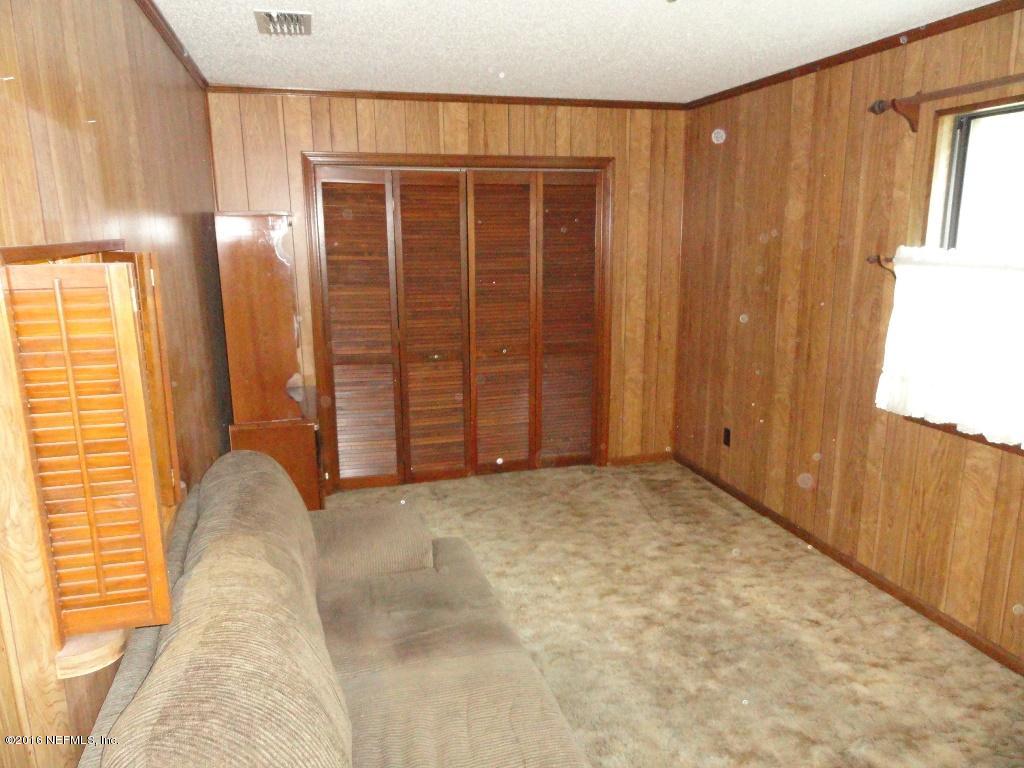5226 Bedford Road Jacksonville, FL 32207 - Photo 16 of 31 Bedroom 3 or Den