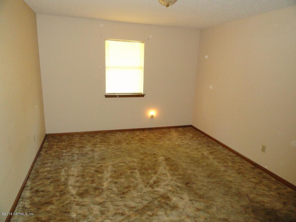 5226 Bedford Road Jacksonville, FL 32207 - Photo 17 of 31 Master Suite