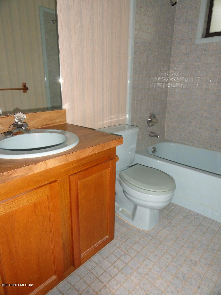 5226 Bedford Road Jacksonville, FL 32207 - Photo 25 of 31 Guest Bath-2