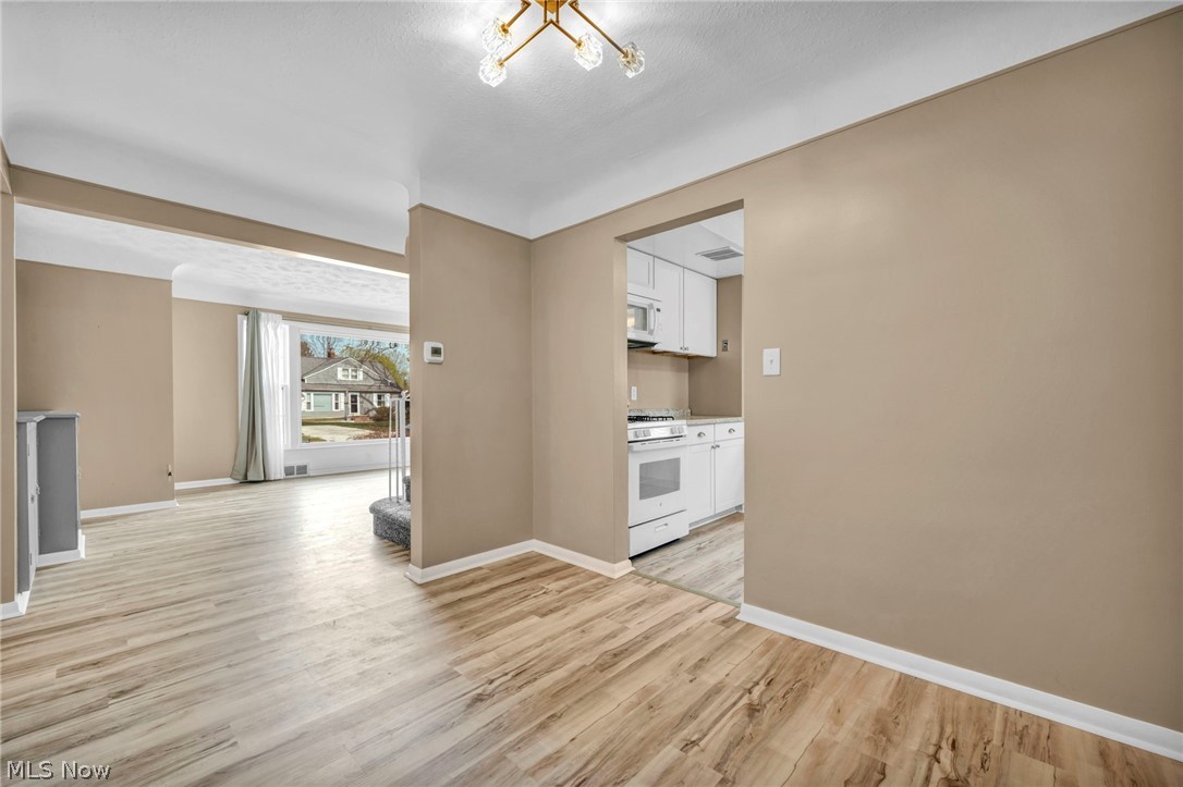 5238 Longton Road Lyndhurst, OH 44124 - Photo 10 of 42 Gallery Image 10
