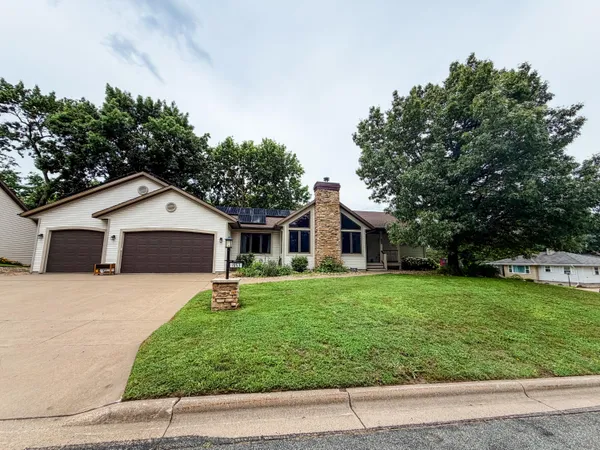 $599,900 | 1053 Canary Lane, Onalaska, WI 54650