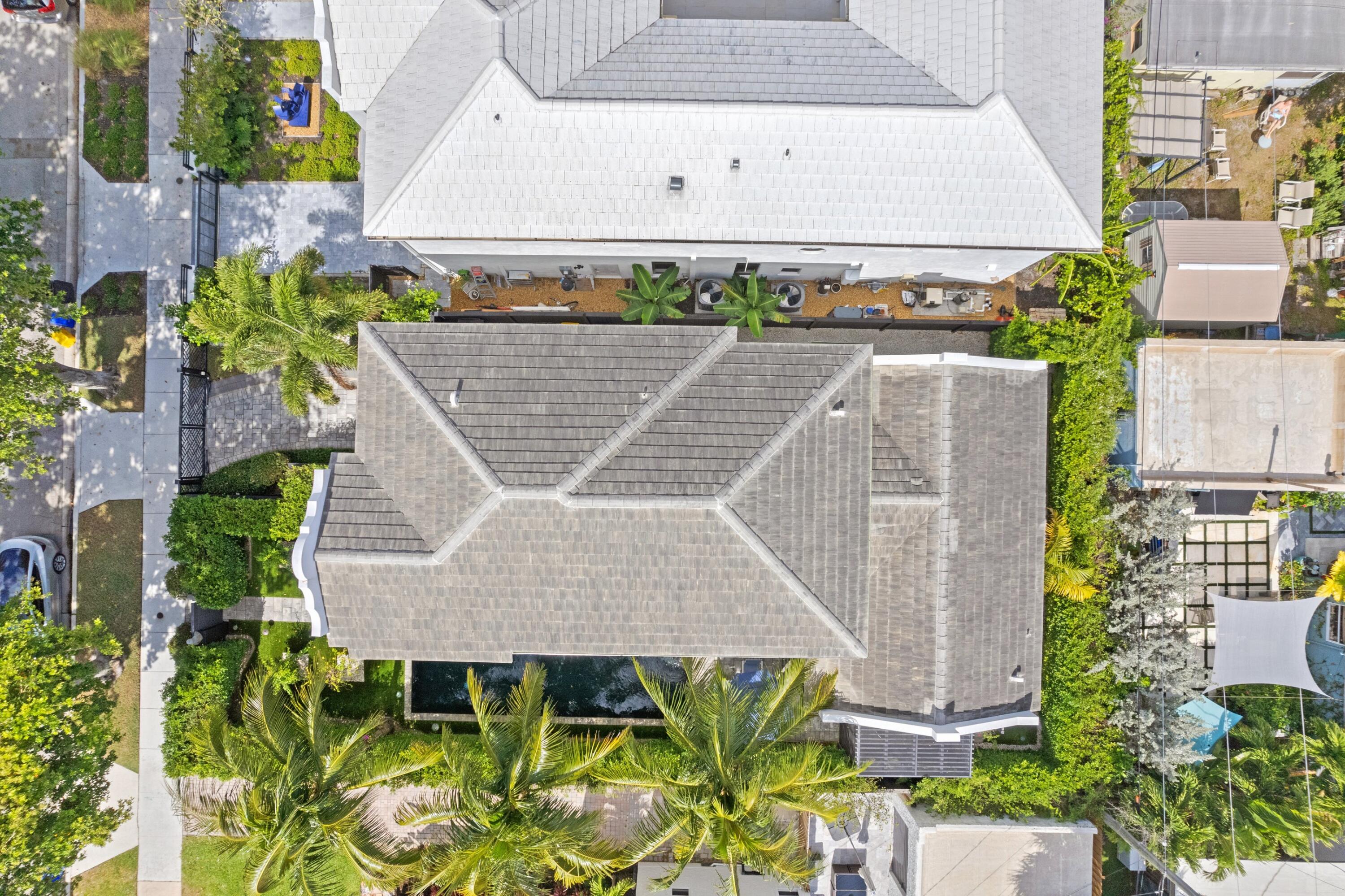 533 Westwood Road West Palm Beach, FL 33401 - Photo 33 of 43 an aerial view of a house having patio