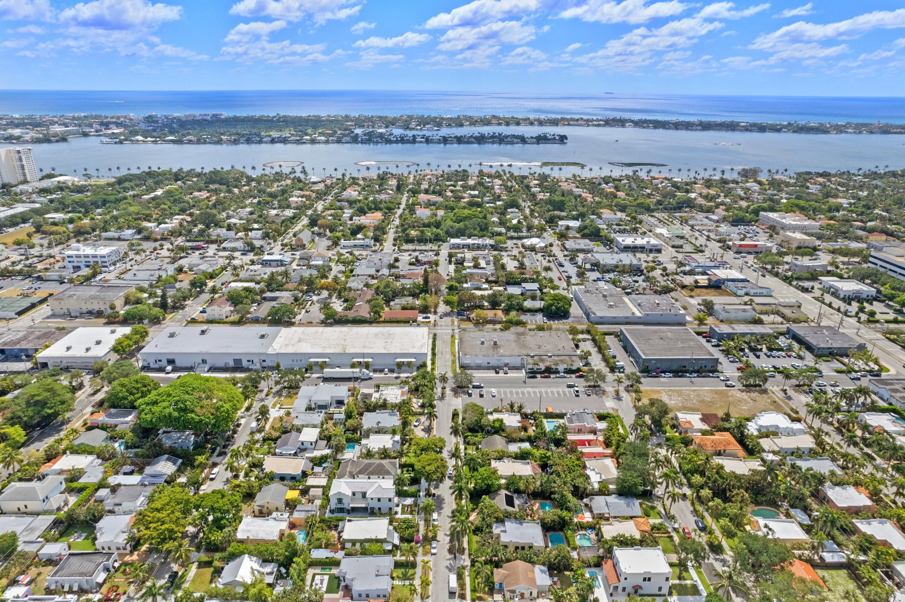 533 Westwood Road West Palm Beach, FL 33401 - Photo 35 of 43 an aerial view of a city
