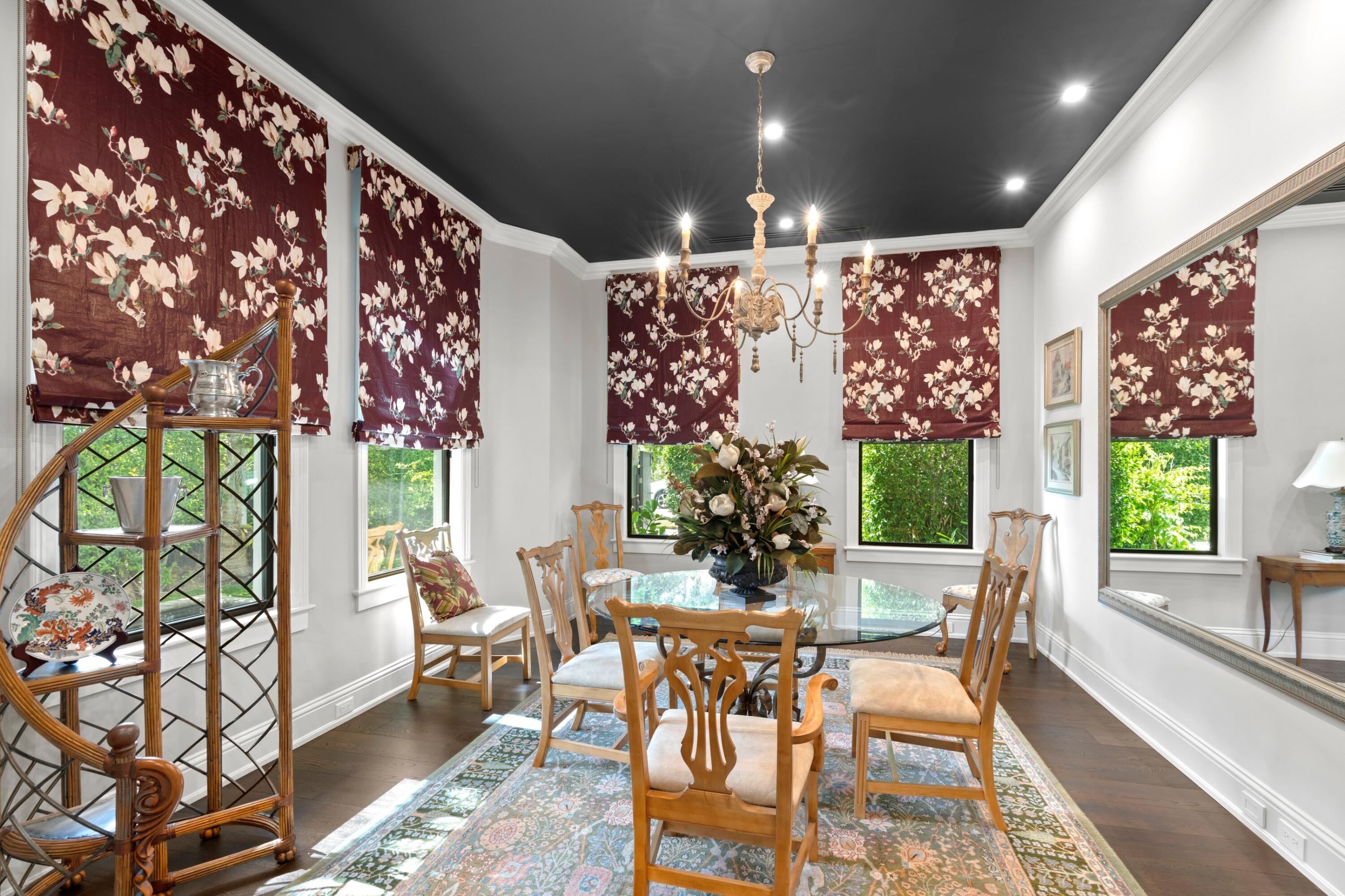 533 Westwood Road West Palm Beach, FL 33401 - Photo 7 of 43 a view of a chairs and table in a patio