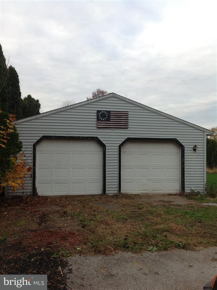 1812 Canal Road Manchester, PA 17345 - Photo 3 of 23 Gallery Image 3