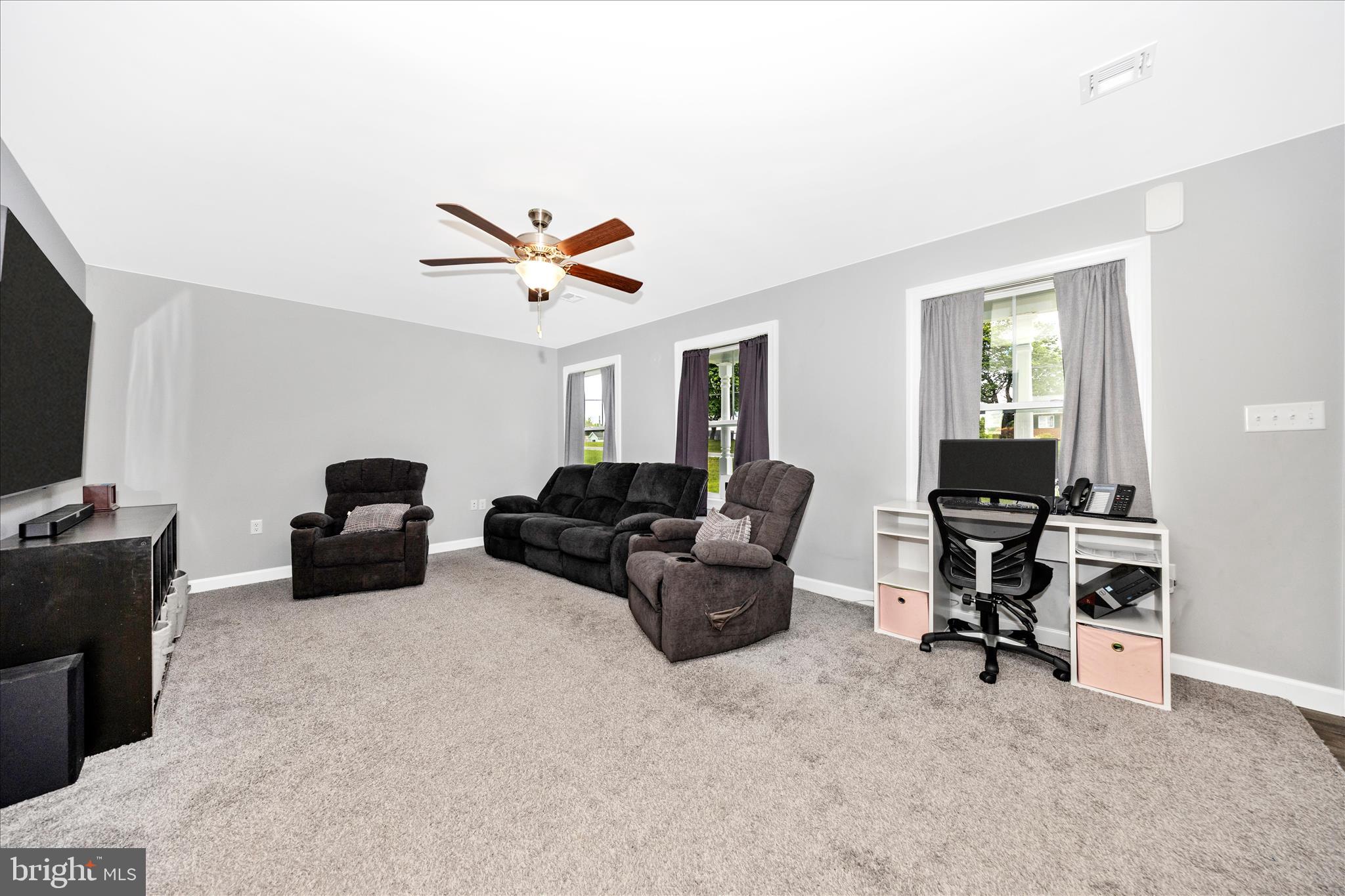 6060 Orrstown Road Orrstown, PA 17244 - Photo 5 of 56 Living Room