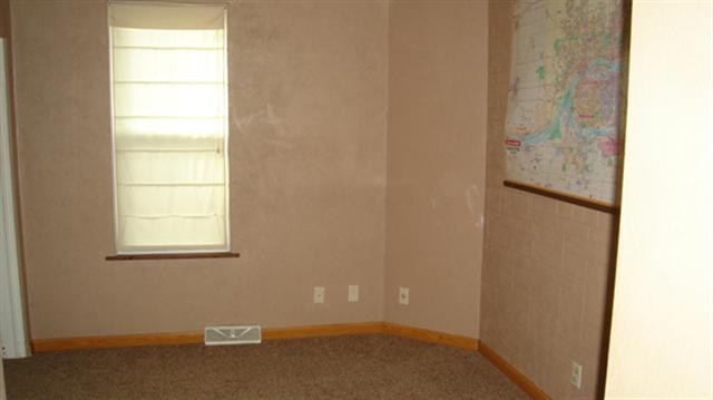 3021 Telegraph Road Davenport, IA 52804 - Photo 8 of 18 Gallery Image 8