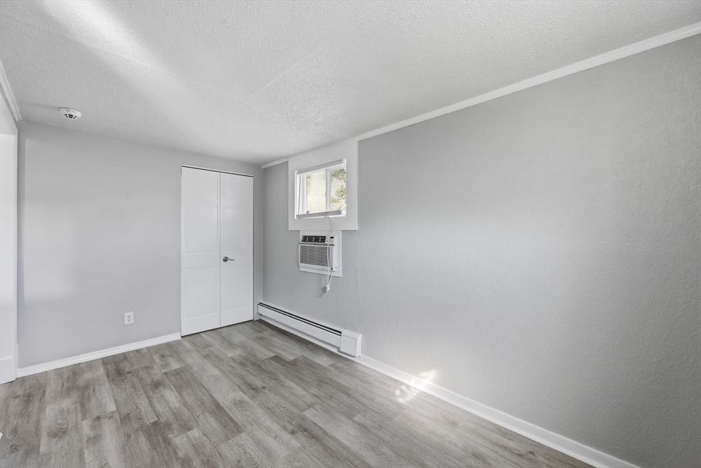 94 Upland Street Springfield, MA 01104 - Photo 5 of 25