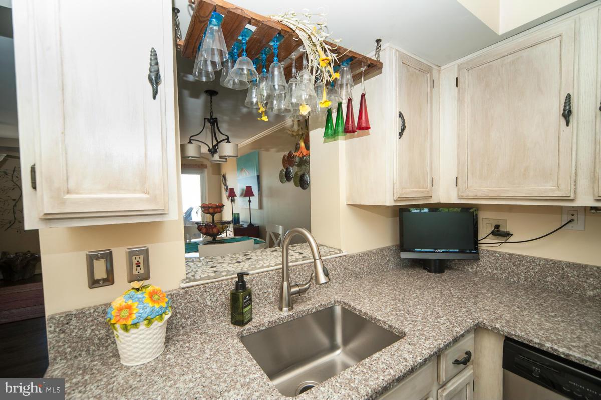 1353 Riverwood Way Curtis Bay, MD 21226 - Photo 5 of 29 Kitchen