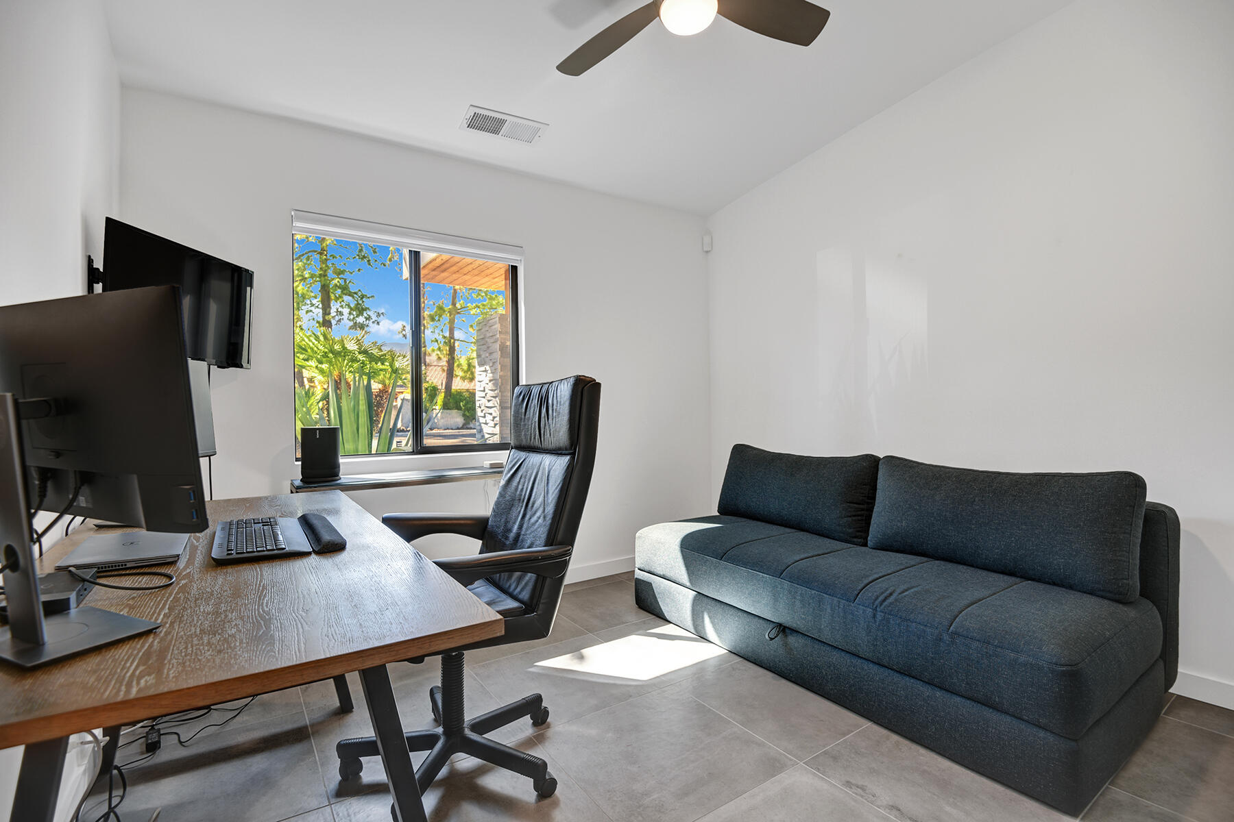 72374 Rancho Road Rancho Mirage, CA 92270 - Photo 29 of 41 GUEST BEDROOM 3/OFFICE