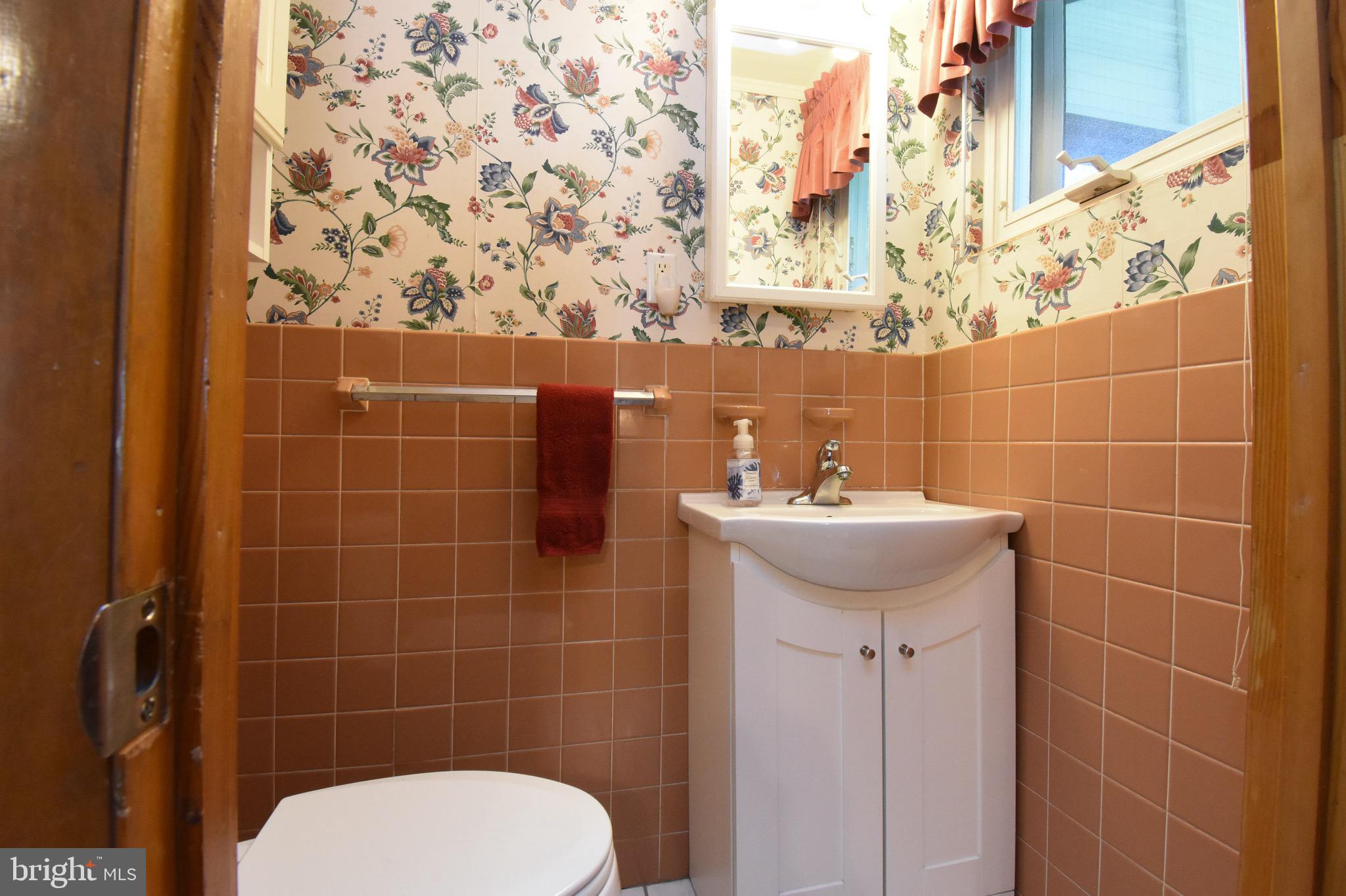 20 Pinedale Road Newark, DE 19711 - Photo 18 of 46 Powder Room