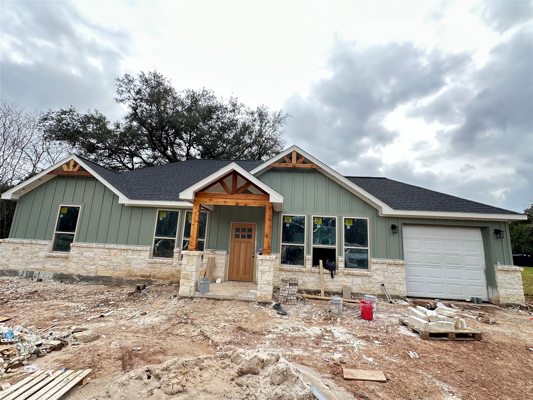 3910 Sunrise Lane Damon, TX 77430 - Photo 2 of 9