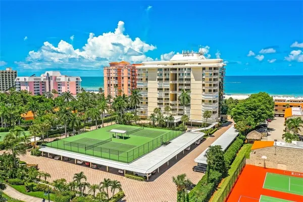 a view of a multi story building