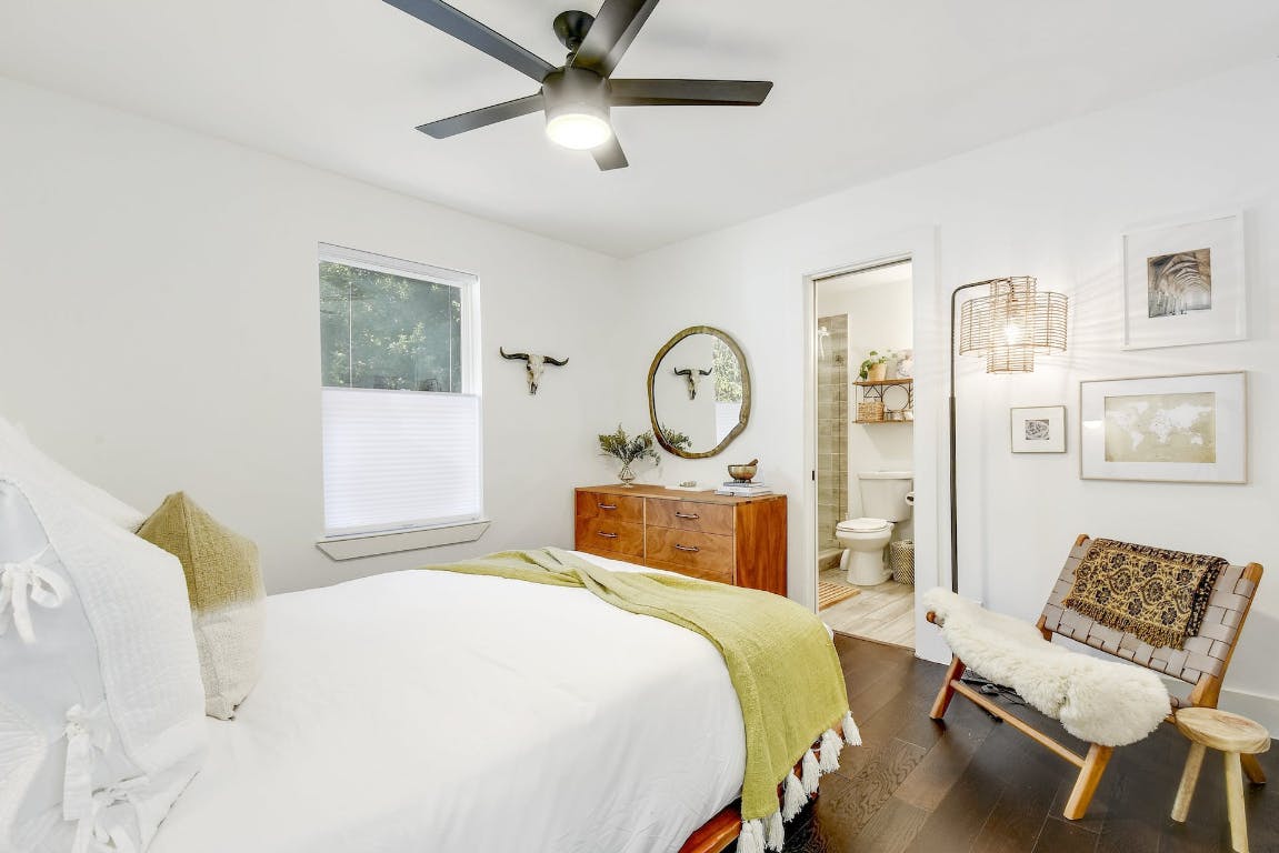 2901 Glen Rae Street, Unit A Austin, TX 78702 - Photo 15 of 36 a bedroom with a bed and window