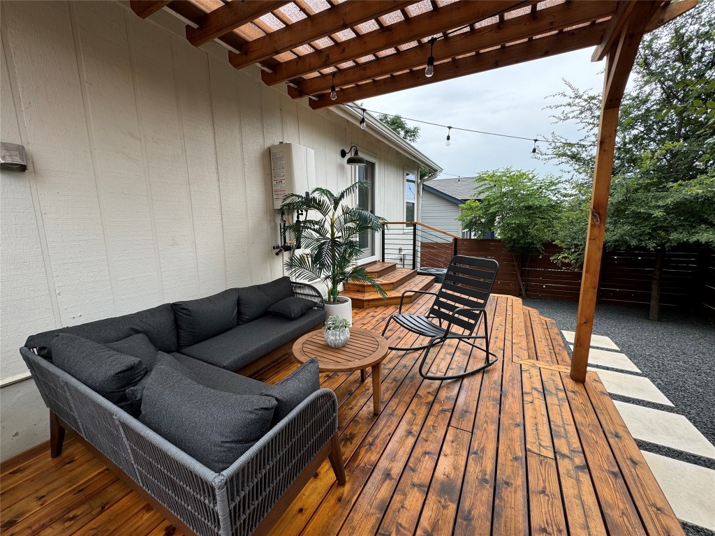 2901 Glen Rae Street, Unit A Austin, TX 78702 - Photo 34 of 36 a view of sitting area in balcony