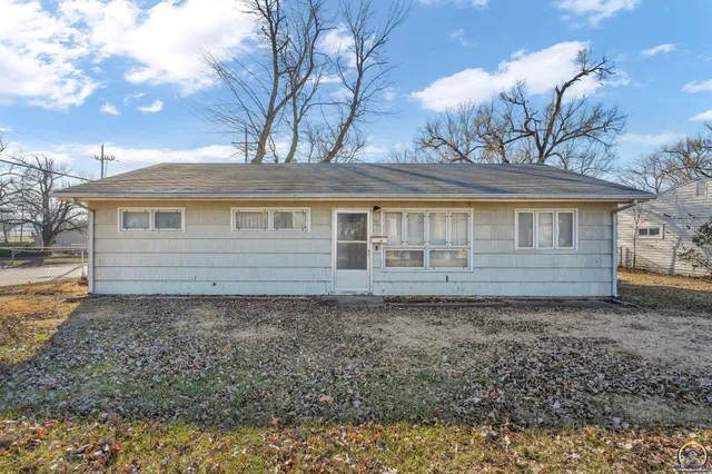 $125,000 | 541 Southeast Colfax Place, Topeka, KS 66605