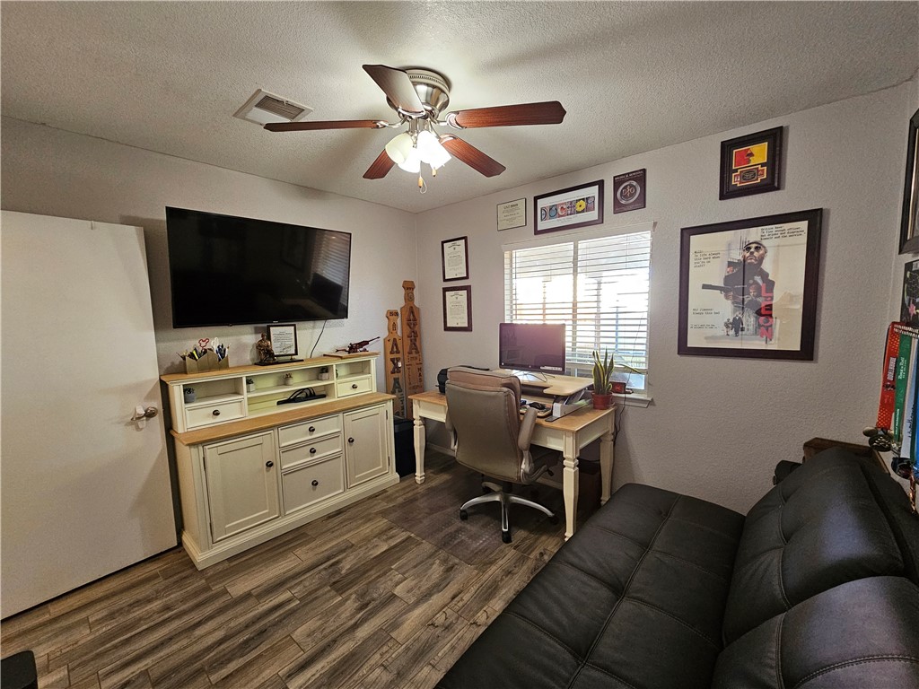 3310 Harkis Road El Paso, TX 79936 - Photo 28 of 38