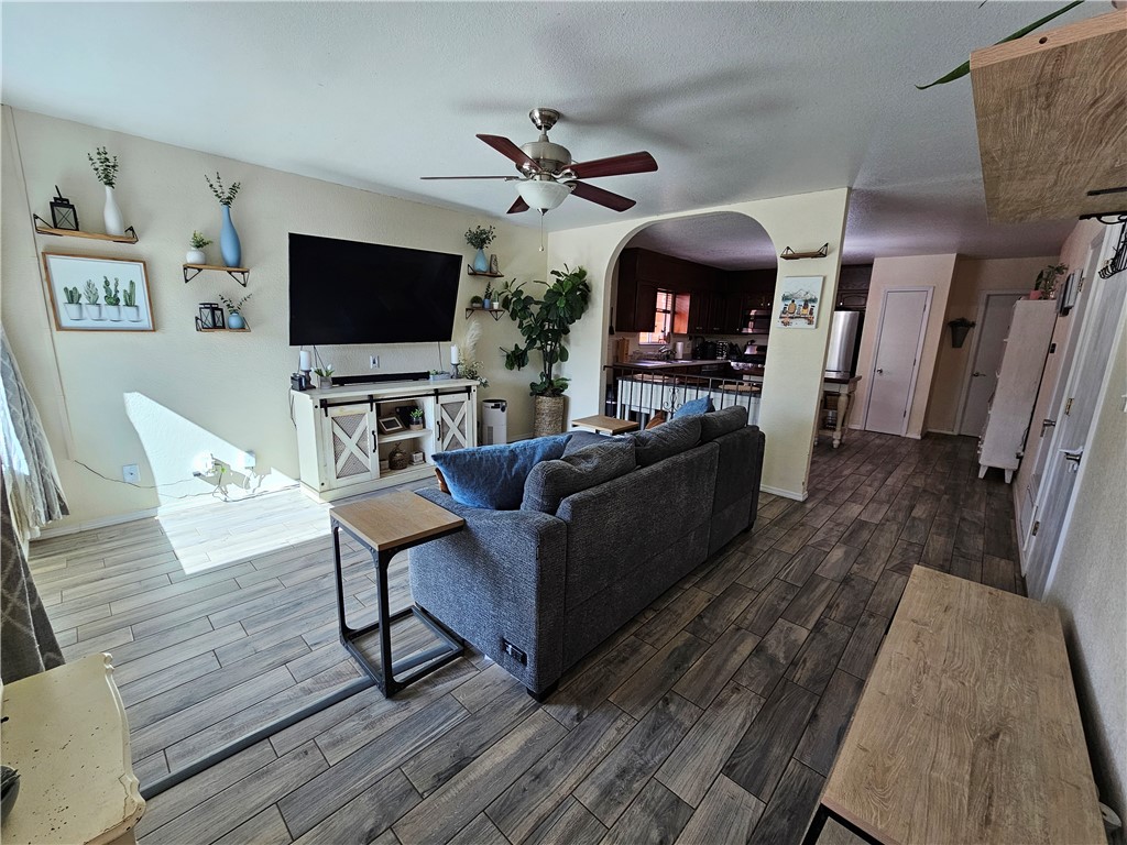 3310 Harkis Road El Paso, TX 79936 - Photo 7 of 38