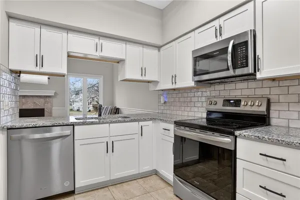 $265,000 | 8247 Northwest Barrybrooke Court, Kansas City, MO 64151