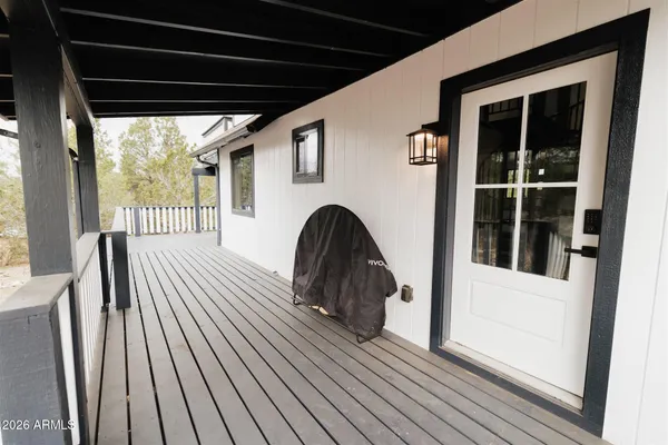 $549,900 | 3326 Homestead Drive, Overgaard, AZ 85933