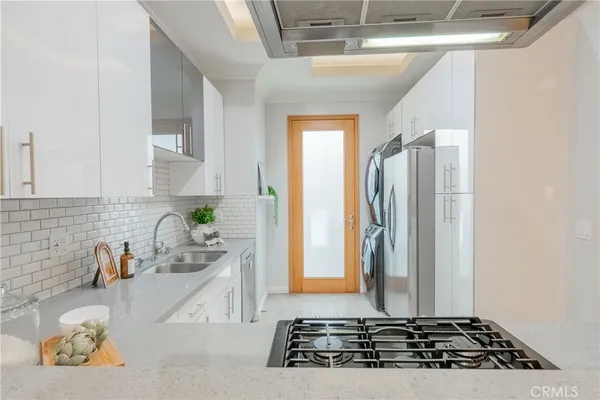 $765,000 | 216 North Buena Vista Street, Unit 113, Burbank, CA 91505