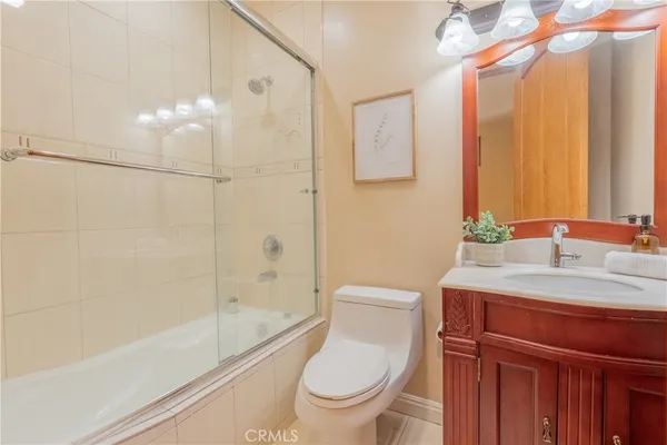 $765,000 | 216 North Buena Vista Street, Unit 113, Burbank, CA 91505